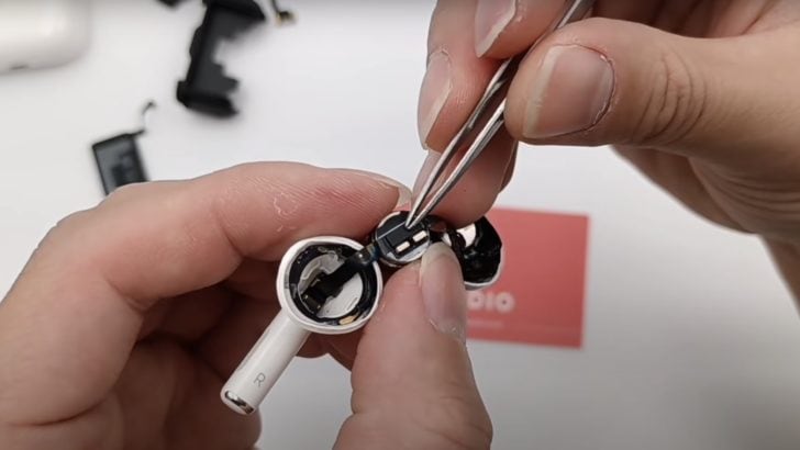Photo of airpods lithium-ion battery