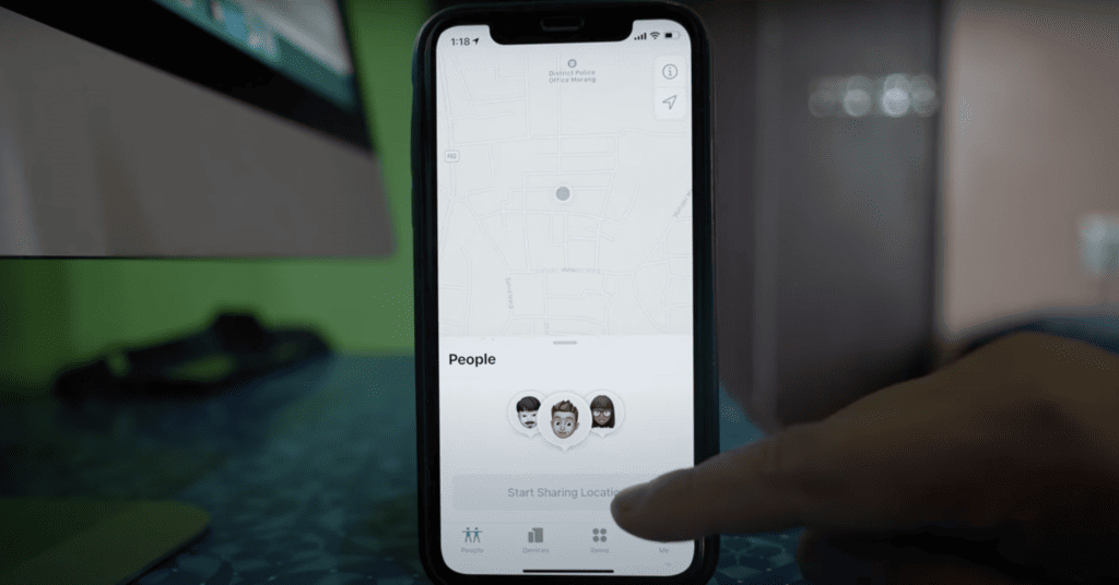 Photo of a phone sharing its location using Find My iPhone app