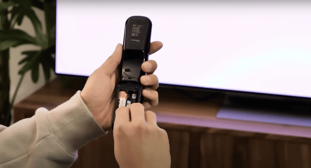 LG remote changing its batteries