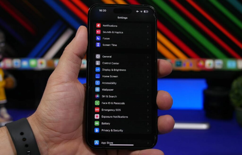 dark mode on an iPhone